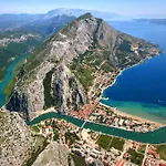 Rubic Omis- 230m From Sandy * Duće