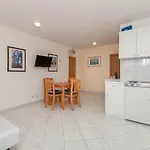 דירה Rubic Omis- 230m From Sandy Duće