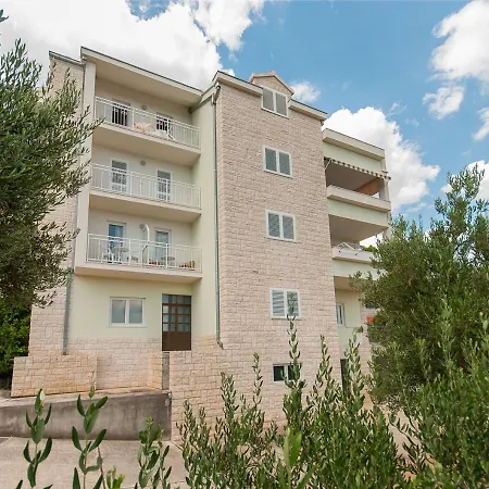 Rubic Omis- 230m From Sandy Apartman Duće
