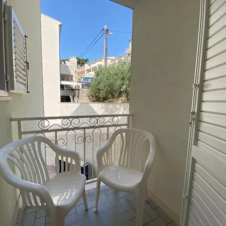 דירה Rubic Omis- 230m From Sandy *