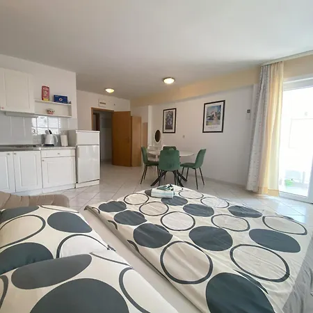 Rubic Omis- 230m From Sandy * Duće