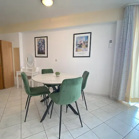 דירה Rubic Omis- 230m From Sandy