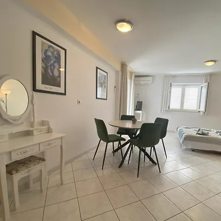 Rubic Omis- 230m From Sandy Duće