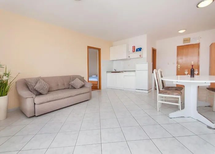 Rubic Omis- 230m From Sandy * Duće