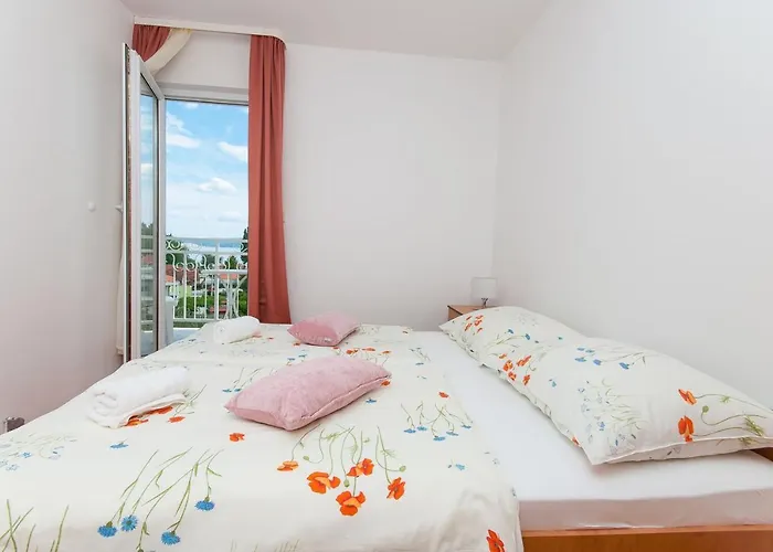 דירה Rubic Omis- 230m From Sandy