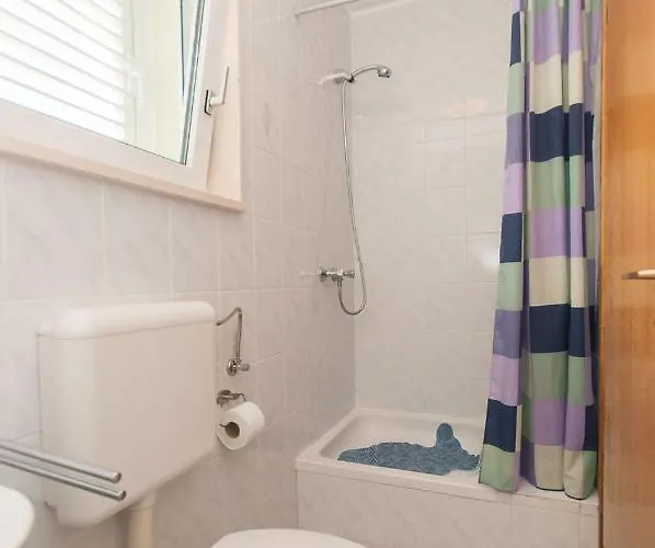 Rubic Omis- 230m From Sandy