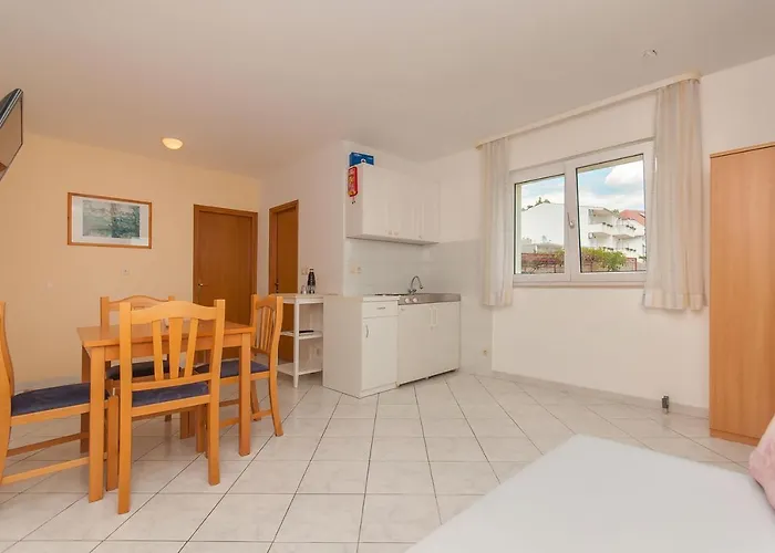 Rubic Omis- 230m From Sandy Duće