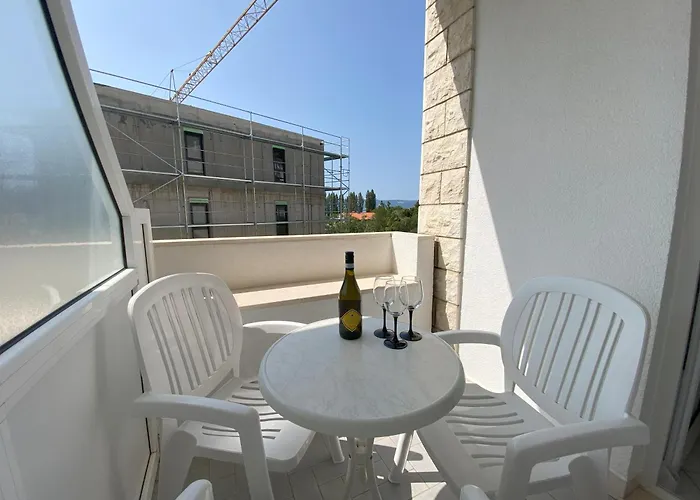 Rubic Omis- 230m From Sandy Duće