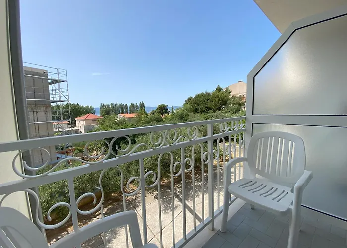 Rubic Omis- 230m From Sandy Duće