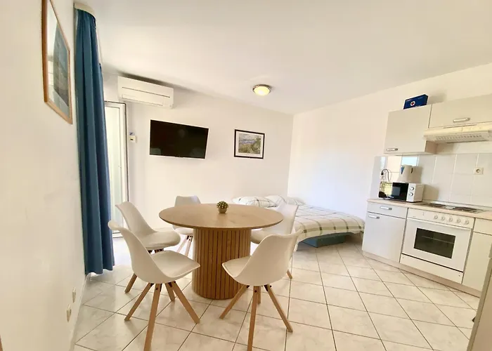 דירה Rubic Omis- 230m From Sandy