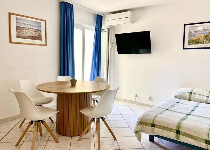 Rubic Omis- 230m From Sandy Duće