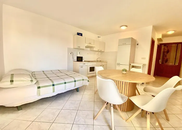 Rubic Omis- 230m From Sandy דירה Duće